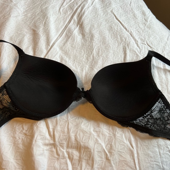 Victoria Secret Bra - Picture 3 of 5